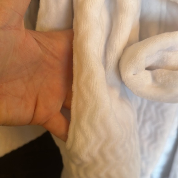 CALVIN KLEIN White Teddy Bear Short Robe with Pockets and Attached Belt Size M/L - Picture 3 of 6